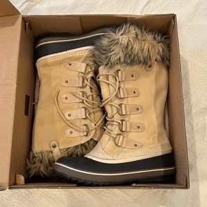 Sorel Joan of Arctic